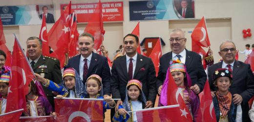 Edremit’te 23 Nisan coşkuyla kutlandı