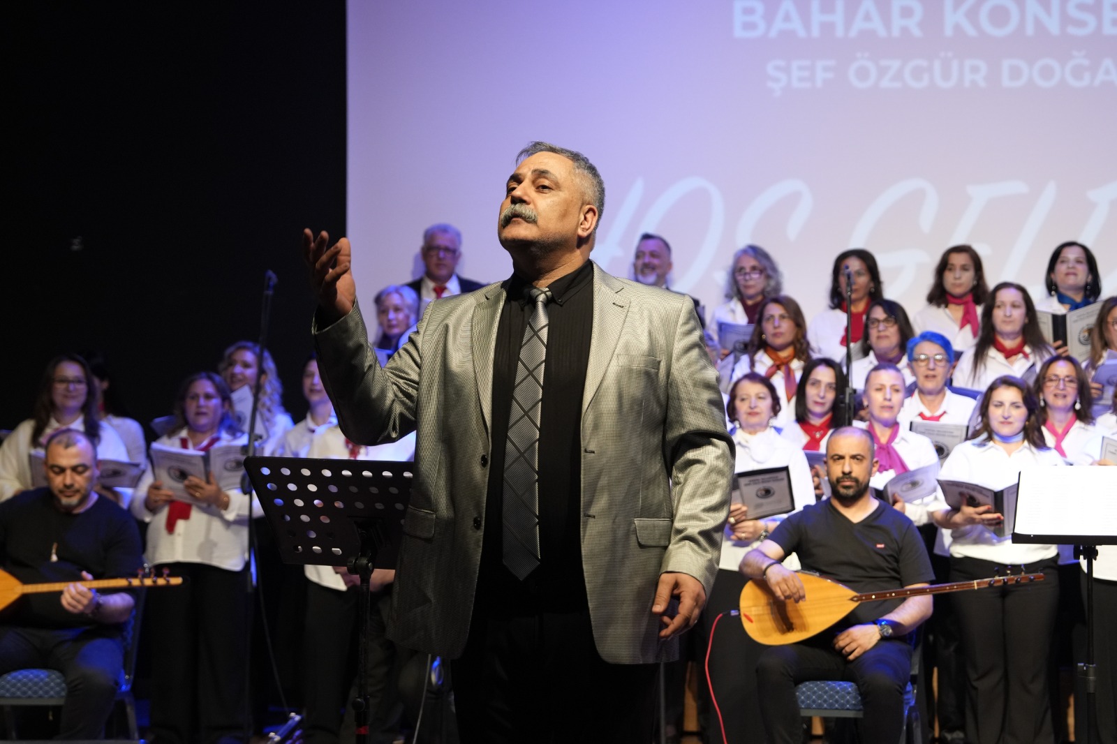 KARTAL’DA TÜRKÜ RÜZGÂRI ESTİ