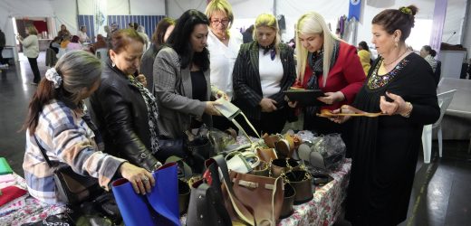 Kartal’da Dayanışma ve Emek Rüzgârı: Kadın Emeği Kermesi Kapılarını Açtı