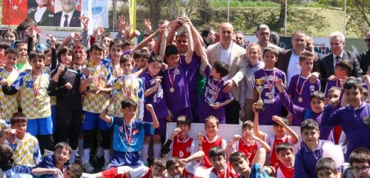23 Nisan Futbol Turnuvası’nda Şampiyon Sırrıpaşa Ortaokulu
