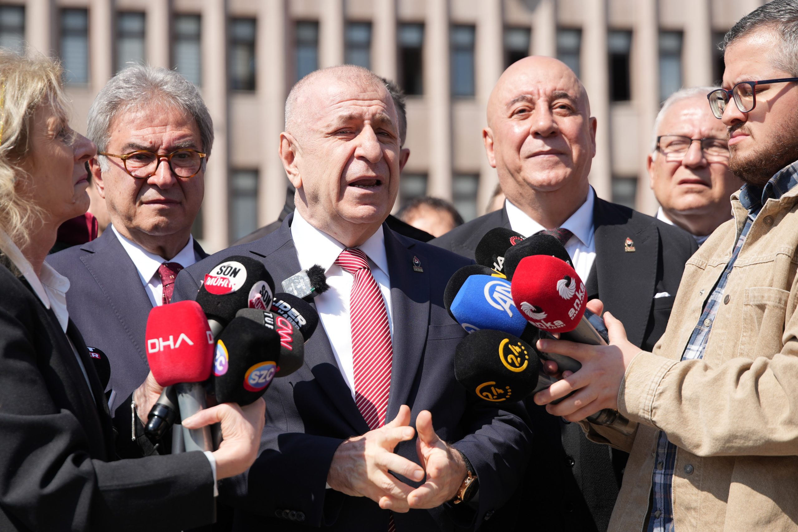 “İKTİDARI TASVİP ETMEYENLER BU ÜLKENİN ZENCİLERİ DEĞİLDİR”