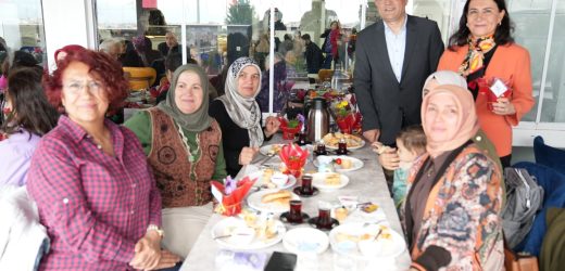 Derince’de Anneler Günü Öncesi Anlamlı Buluşma