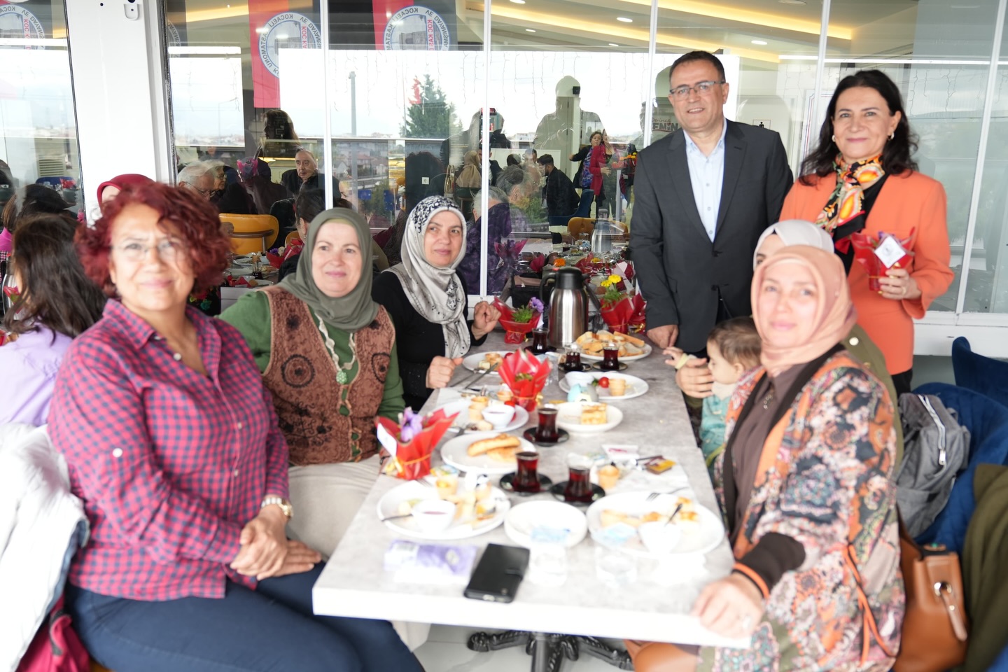 Derince’de Anneler Günü Öncesi Anlamlı Buluşma