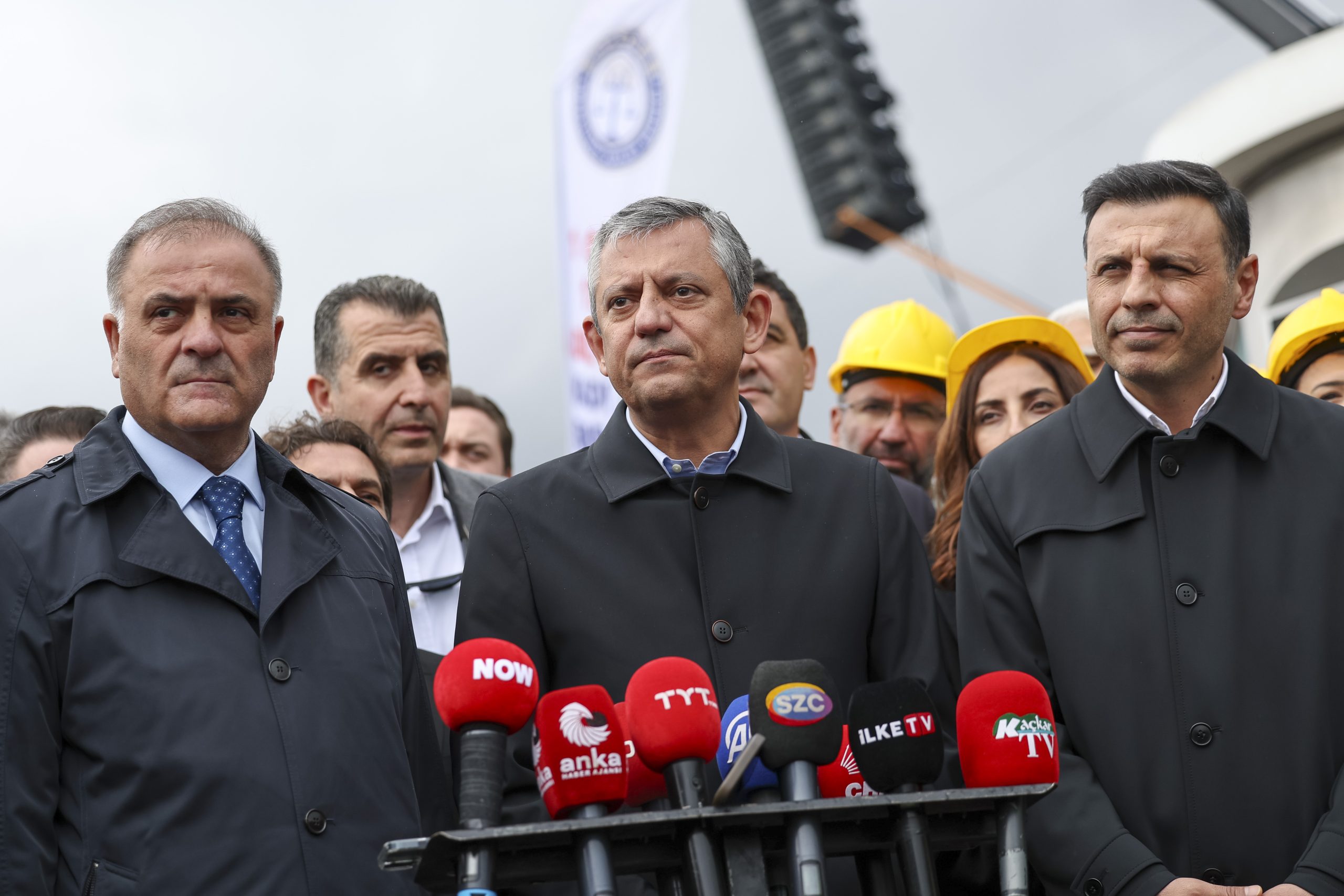 CHP GENEL BAŞKANI ÖZGÜR ÖZEL, 1 MAYIS KUTLAMASINA KATILDI