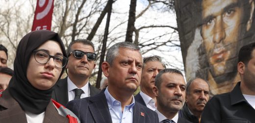 CHP GENEL BAŞKANI ÖZGÜR ÖZEL, ‘ÜÇ FİDAN’I ANMA TÖRENİNE KATILDI