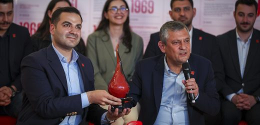 CHP GENEL BAŞKANI ÖZGÜR ÖZEL, GENÇLER İLE BİR ARAYA GELDİ