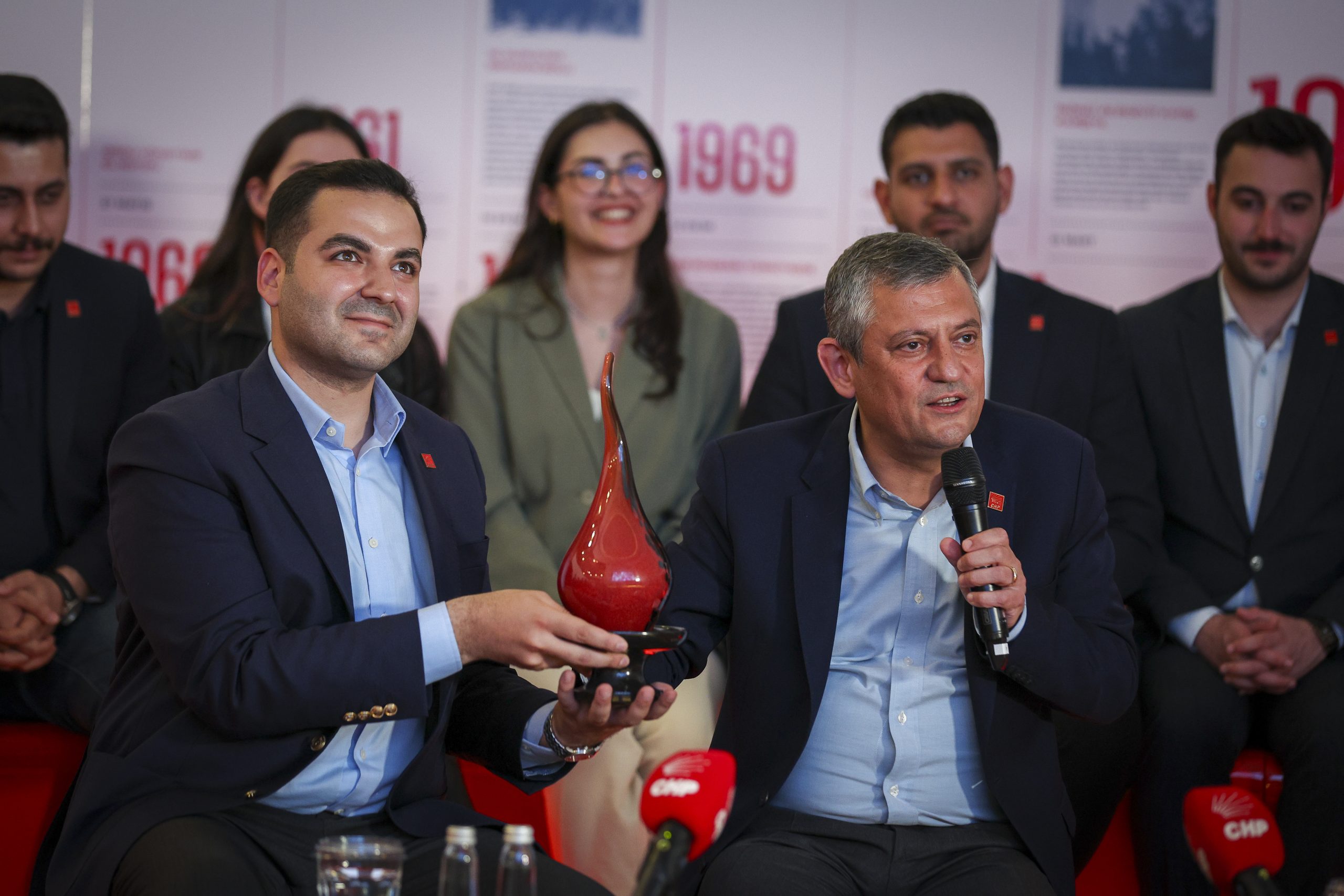 CHP GENEL BAŞKANI ÖZGÜR ÖZEL, GENÇLER İLE BİR ARAYA GELDİ