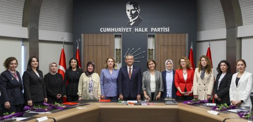 CHP GENEL BAŞKANI ÖZGÜR ÖZEL, KADIN POLİTİKA BAŞKANLARI İLE BİR ARAYA GELDİ