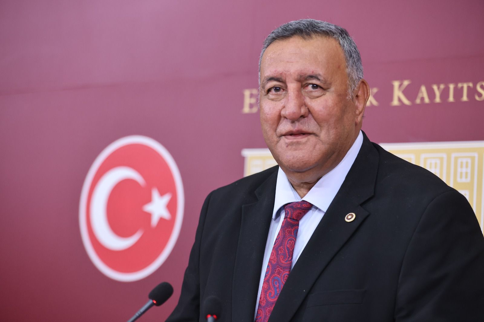 GÜRER: “MEMURLAR DA YOKSULLUK SINIRI ALTINDA KALDI”