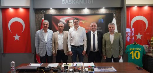 Edremit Belediyesi’nde bayramlaşma coşkusu
