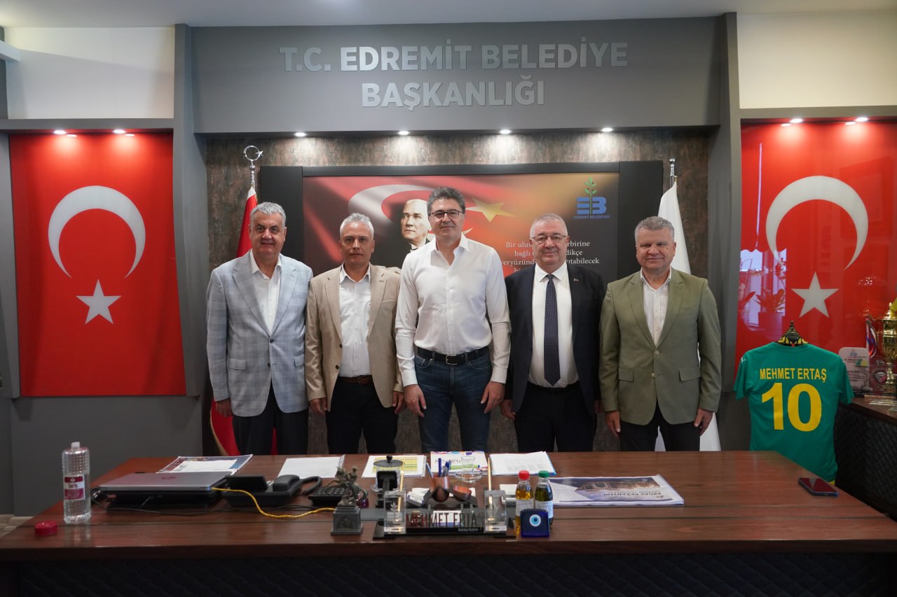 Edremit Belediyesi’nde bayramlaşma coşkusu