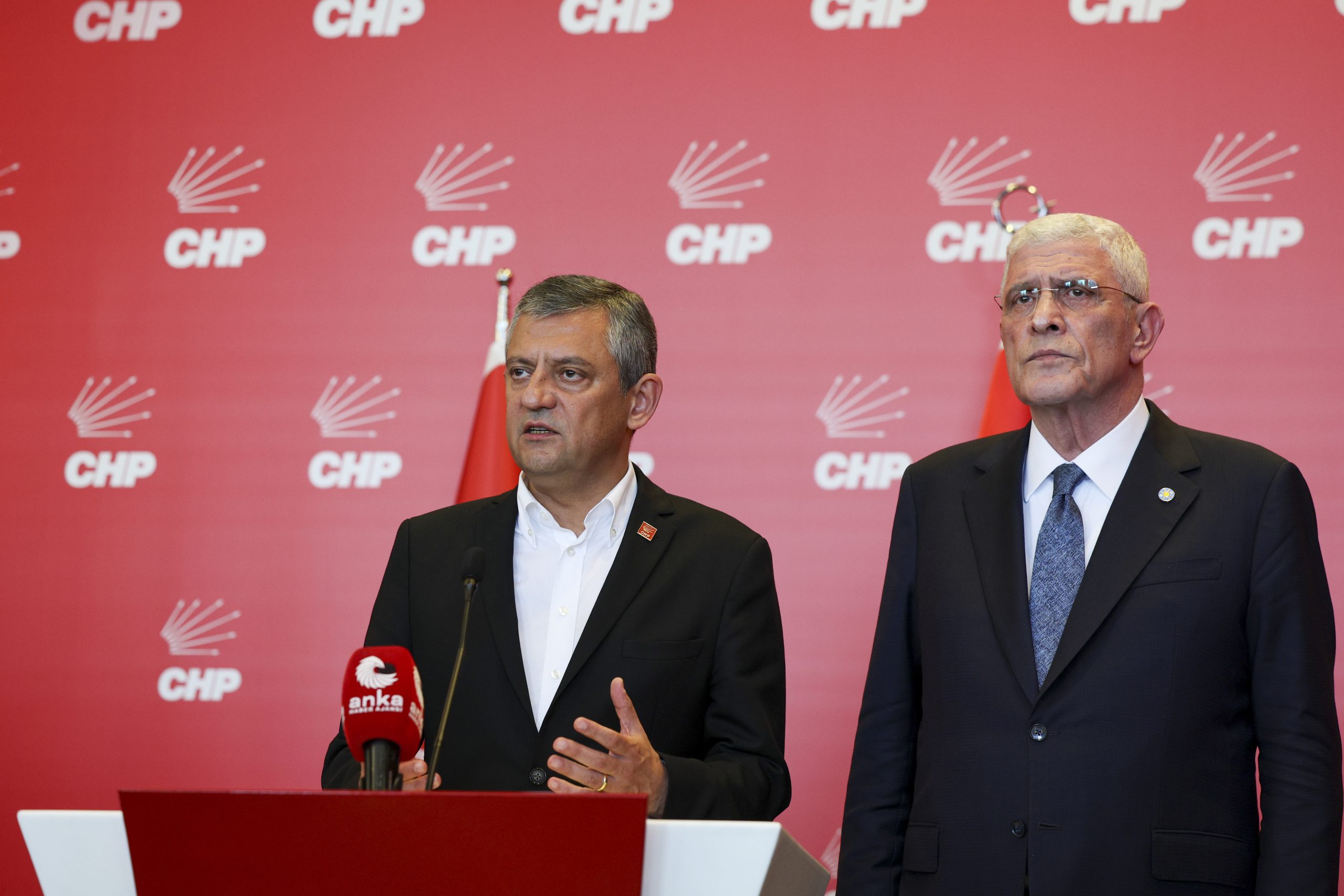 ÖZGÜR ÖZEL’E SİYASİ PARTİ VE STK’LARDAN YOĞUN ZİYARET.