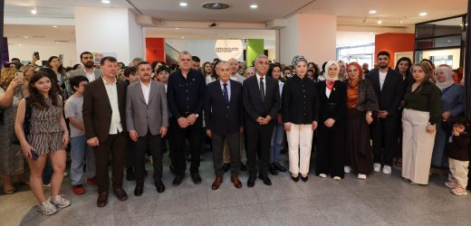 102 GÜZEL SANATLAR AKADEMİSİ ÖĞRENCİSİNDEN ‘KENDİ GÖLGEMDE’ SERGİSİ