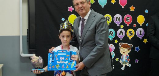 Başkan Mesut Ergin Öğrencilerin Karne Sevincine Ortak Oldu