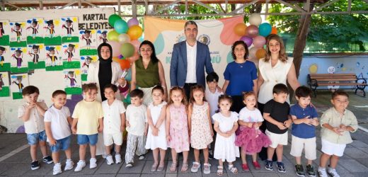 KARTAL BELEDİYESİ KREŞLERİNDE KARNE HEYECANI