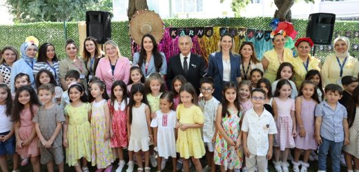 KÜÇÜKÇEKMECELİ ÖĞRENCİLERİN KARNE SEVİNCİ