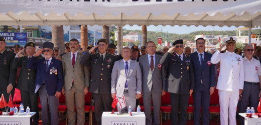 AYVALIK’TA KIBRIS BARIŞ HAREKÂTI’NIN 52. YILI GURURLA ANILDI