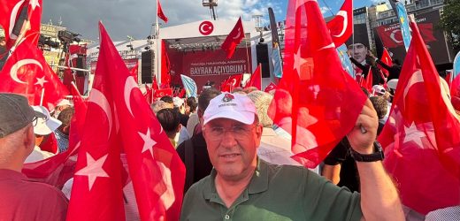 ANKARA’DA 200 BİN TÜRK BAYRAĞI KUVAYI MİLLİYE RUHUNU CANLANDIRDI