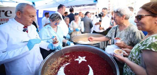 KÜÇÜKÇEKMECE BELEDİYESİ’NDEN MUHARREM AYINDA AŞURE İKRAMI