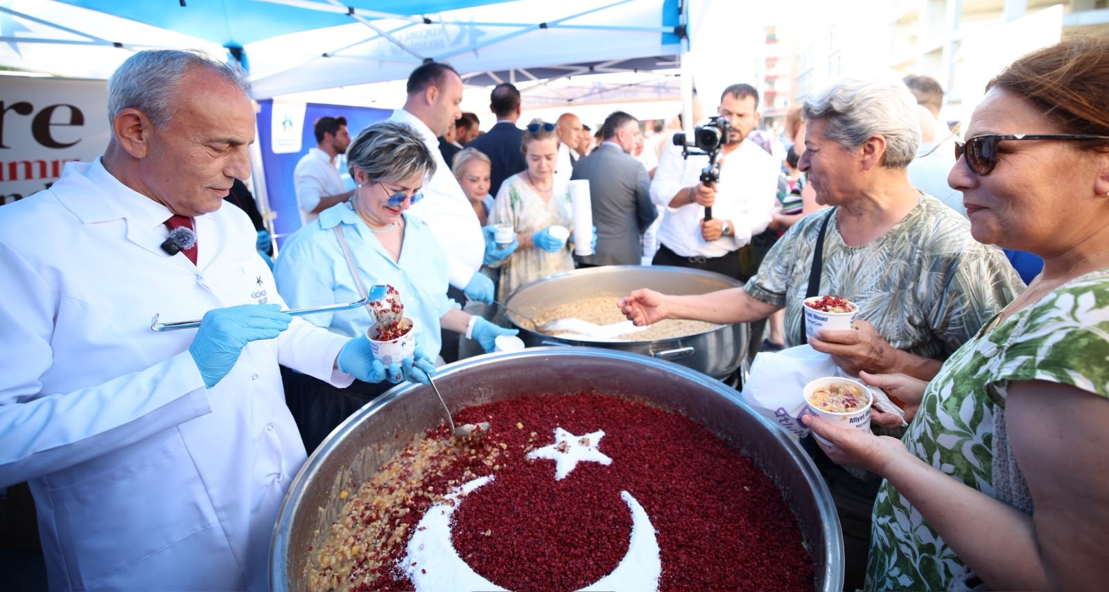 KÜÇÜKÇEKMECE BELEDİYESİ’NDEN MUHARREM AYINDA AŞURE İKRAMI