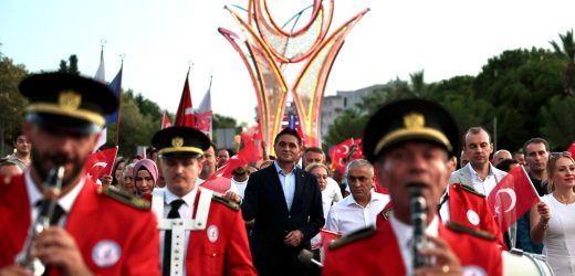 ZAFERİN 104. YILI ALİAĞA’DA BÜYÜK COŞKUYLA KUTLANDI