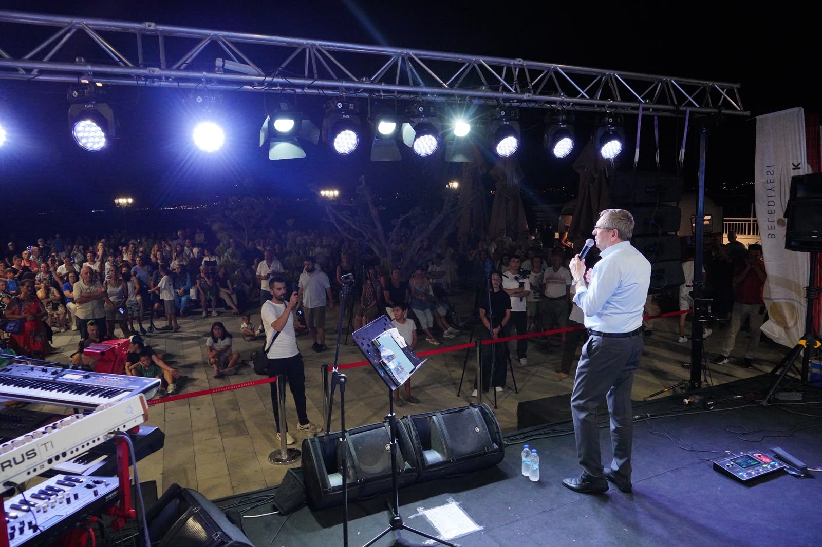 AYVALIK, TARİHİ GÜMRÜK MEYDANI’NA KAVUŞTU