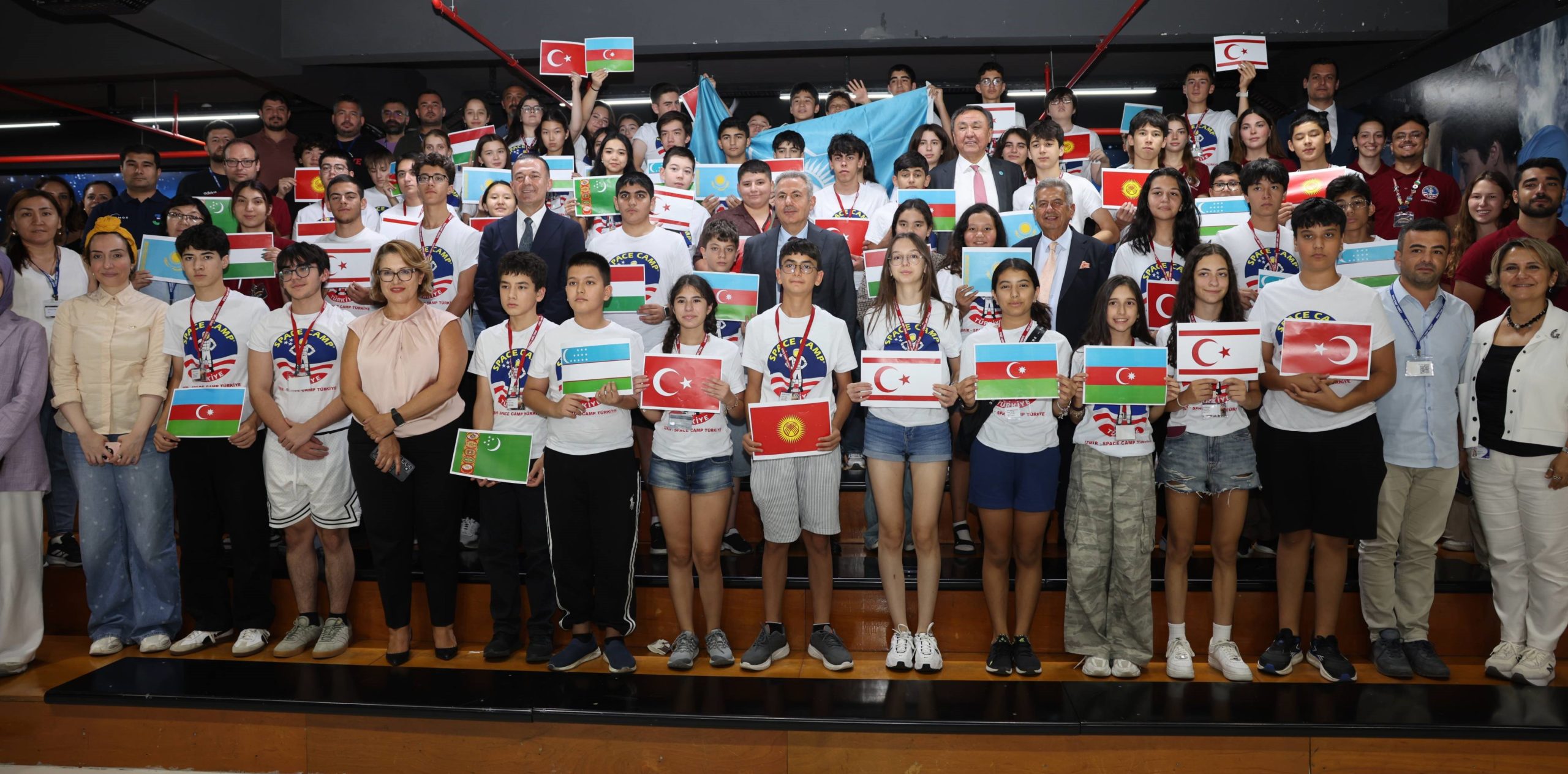 TÜRK DÜNYASININ GENÇ UZAY KÂŞİFLERİ UZAY KAMPI TÜRKİYE’DE BULUŞTU