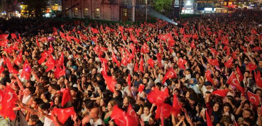 GAZİOSMANPAŞA’DA 200 BİN KİŞİ ZAFER İÇİN TEK SES OLDU,