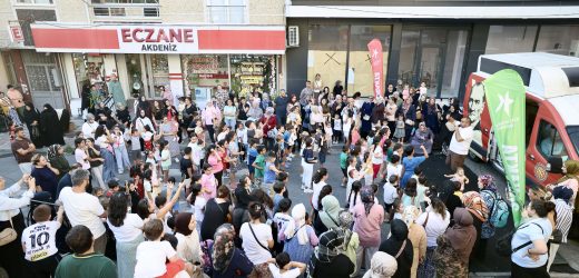 KÜÇÜKÇEKEMECE’DE ’SOKAKTA OYUN VAR’A YOĞUN İLGİ