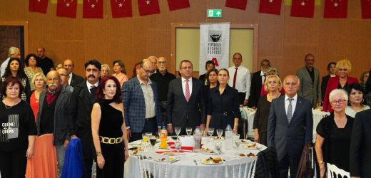 ADD Ayvalık’ın gecesinde Atatürk’ün devrimlerine bağlılık mesajı