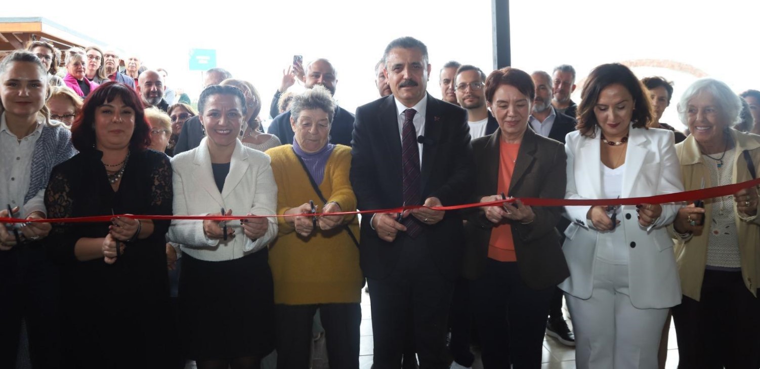 Dikili Belediyesi Sanat Merkezi hizmete açıldı