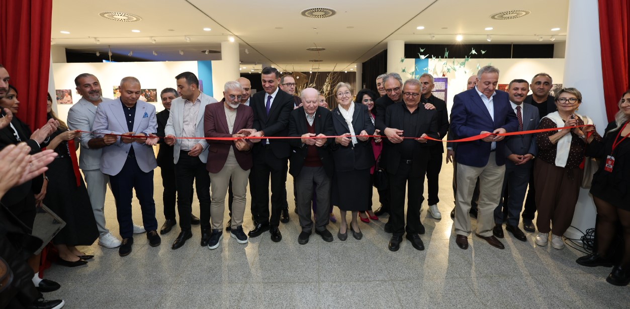 YAŞAR KEMAL KÜLTÜR SANAT SEZONU USTA İSİMLERİN KATILIMIYLA AÇILDI