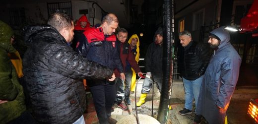SAĞANAK YAĞIŞ MESAİSİ BEYLİKDÜZÜ’NDE GECE BOYUNCA SÜRDÜ