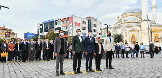 ESENYURT’TA CHP’NİN 98. KURULUŞ YIL DÖNÜMÜ KUTLANDI