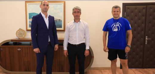 MAKEDON BAŞBAKAN,  MARMARİS’E HAYRAN KALDI