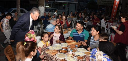 Başkan Arslan gençlerin iftar sofrasında
