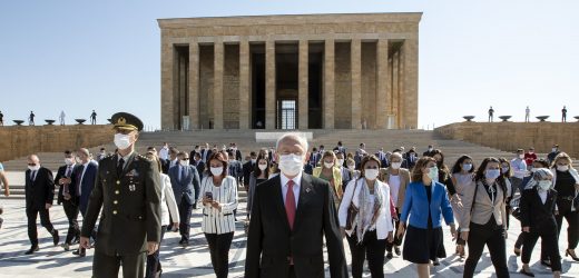 CHP Genel Başkanı Kemal Kılıçdaroğlu, CHP PM ve YDK Üyeleriyle Anıtkabir’i Ziyaret Etti