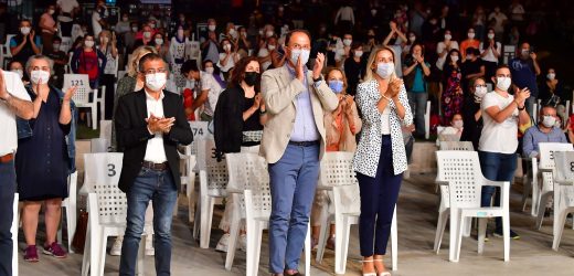 BEYLİKDÜZÜ KLASİK’TE NOTALAR SAĞLIK ÇALIŞANLARI İÇİN YANKILANDI