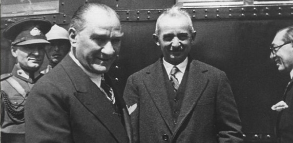 24 Temmuz 1923 tarihinde Lozan’da imza edilen “Boğazların Tabi Olacağı Usule Dair Mukavelename”nin yerine kaim olmak üzere 20 Temmuz 1936 tarihinde Montreux’de imza edilmiş bulunan yeni mukavelenamenin tasdikına dair kanun Kanun No: 3056