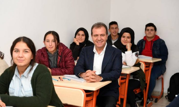 Mersin Büyükşehir’in Eğitime Desteği Sürüyor