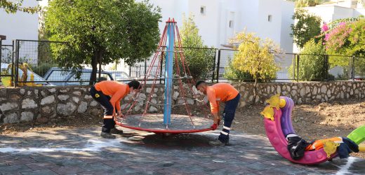 ZÜBEYDE HANIM PARKI BAŞTAN AŞAĞI YENİLENİYOR