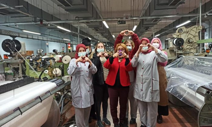 İYİ Parti’li kadınlardan fabrika çalışanlarına anlamlı jest: