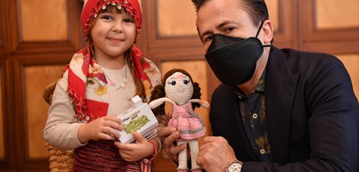 6 Yaşındaki Zeynep, Kazandığı Ödülü SMA Hastalarına Bağışladı