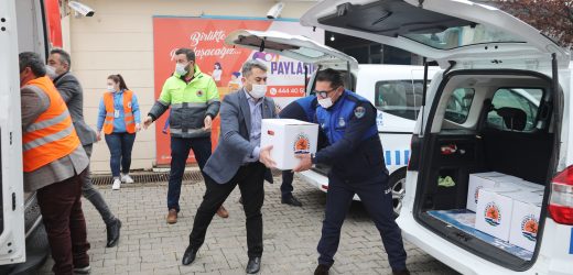 Atakum Belediyesi’nden kentin dört bir yanına gıda yardımı ve ulaşım hizmeti