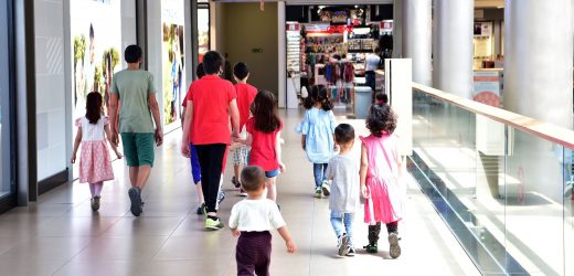 AVCILAR BELEDİYESİ BAYRAM ÖNCESİ ÇOCUKLARIN YÜZÜNÜ GÜLDÜRDÜ