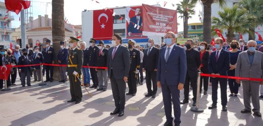 AYVALIK, CUMHURİYET BAYRAMI İÇİN SÜSLENDİ