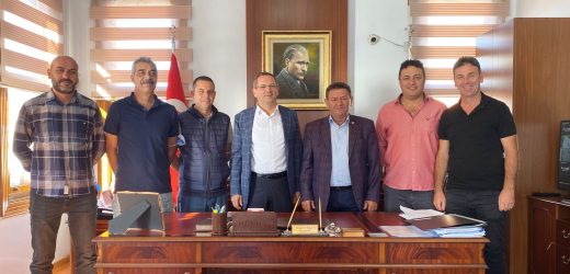 AYVALIK’TA İŞÇİLER MUTLU