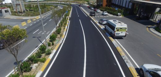 KÜÇÜKÇEKMECE PRESTİJLİ YOLLARLA DONATILIYOR: 2 YILDA 96 BİN TON ASFALT SERİMİ GERÇEKLEŞTİRİLDİ