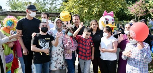 BAŞKAN YAZICI, ÖZEL ÇOCUKLARA KENDİ ELLERİYLE CAĞ KEBABI İKRAM ETTTİ “ÖZEL ÇOCUKLARIMIZIN KALBİMİZDE ÖZEL BİR YERİ VAR”