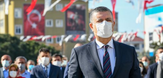 BAŞKAN BOZKURT,  23 NİSAN KUTLAMALARINA KATILDI